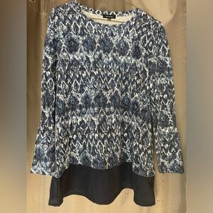 Size M ladies verve ami brand top